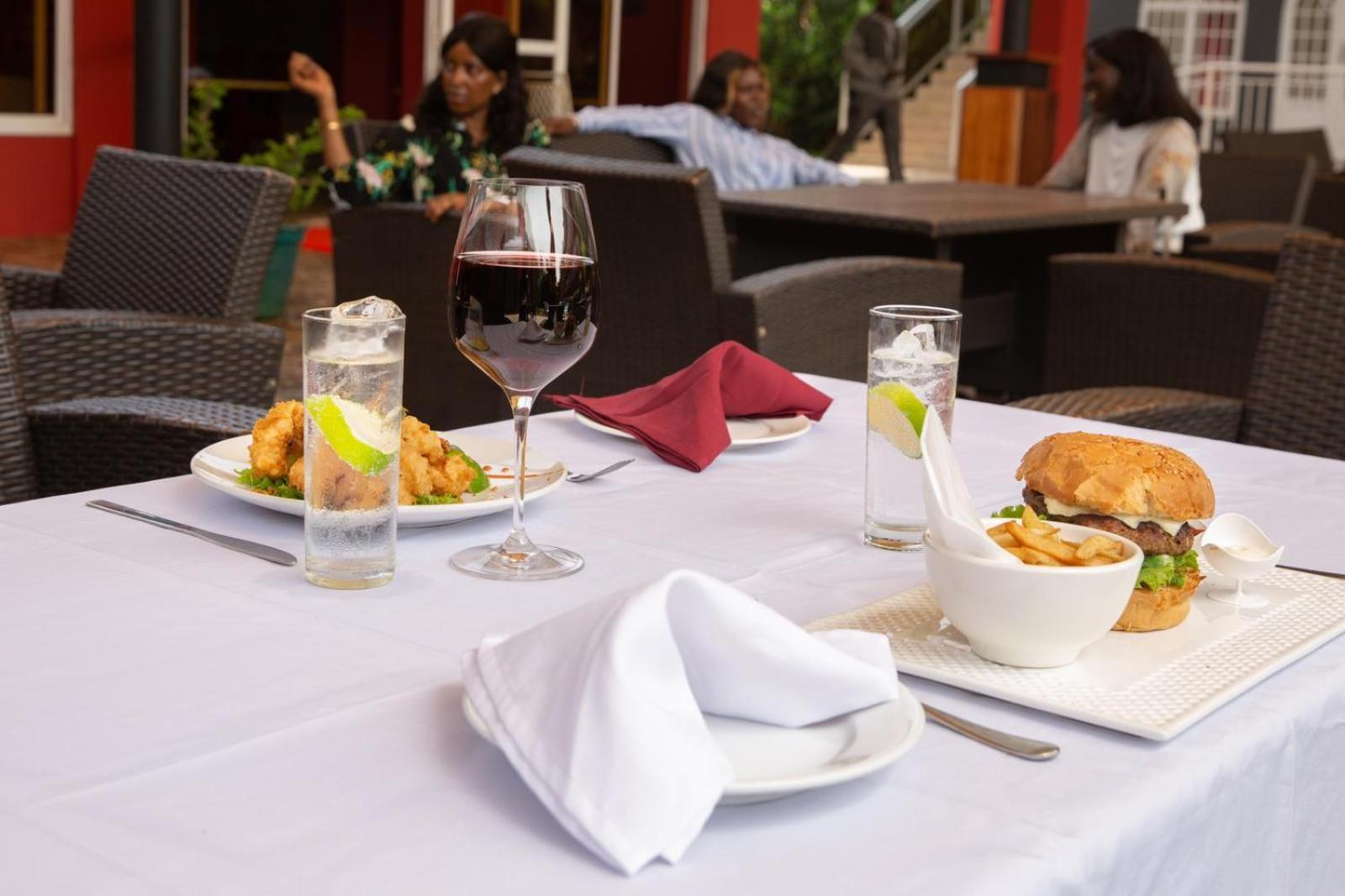 Seaview Gardens Hotel Кололі Екстер'єр фото