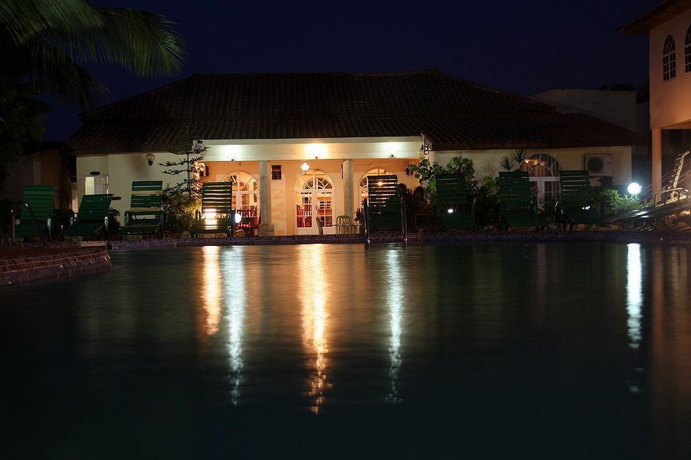 Seaview Gardens Hotel Кололі Екстер'єр фото