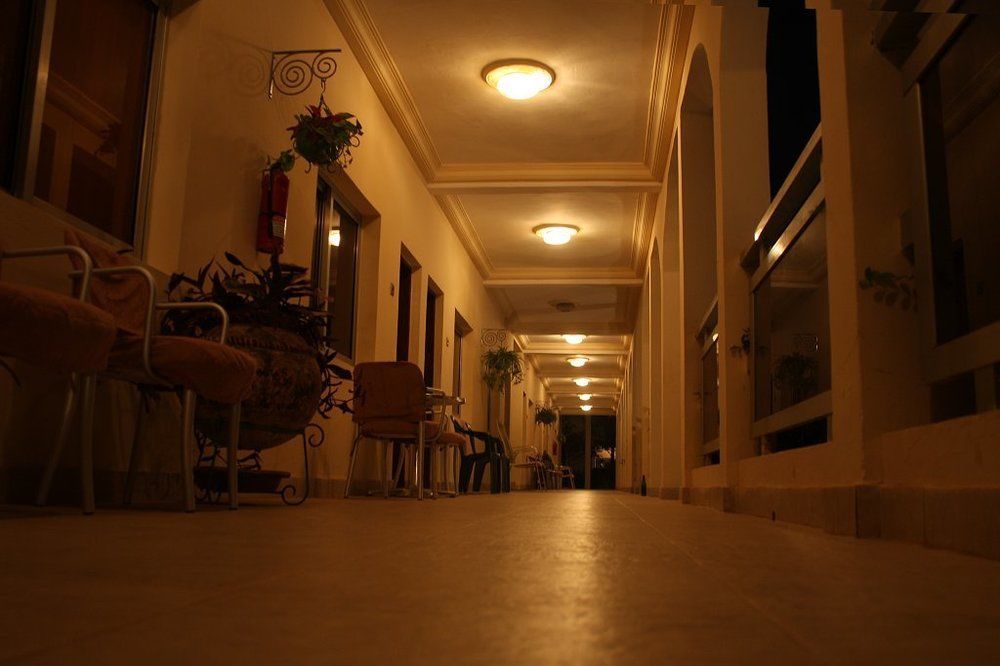 Seaview Gardens Hotel Кололі Екстер'єр фото